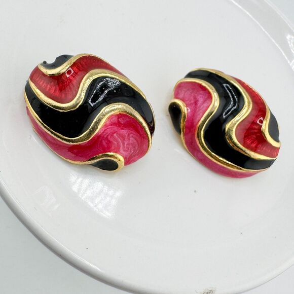 Vintage Red Black Enamel Clip-On Earrings – Retro 80s Gold Swirl Statement - Picture 7 of 9